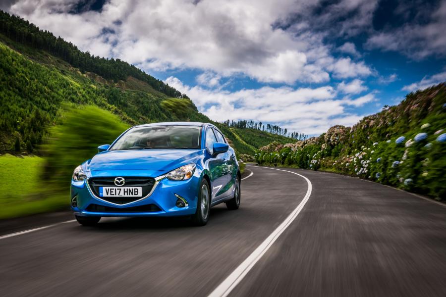  Mazda2 Tech Edition (DJ) 2017 года  (UK) (фото 2 из 35)